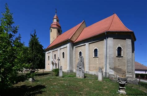 Obec Suchá nad Parnou s okolitou krajinou