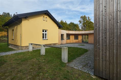 Fasáda budovy bývalého Domu potravín v centre Humenného
