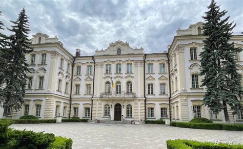 Зображення будівлі суду.