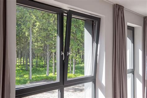 Porovnanie intenzity vetrania okna dokorán a na ventilačku