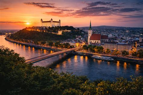Krajina Ivanky pri Dunaji s výhľadom na Bratislavu