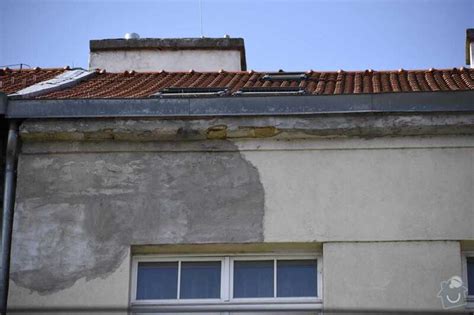 Ilustračná fotografia poškodenej fasády bytového domu