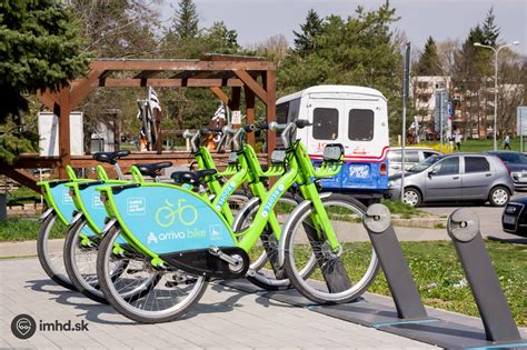 Ilustračná fotografia bicyklov ARRIVA BIKE na stanovišti v Nitre