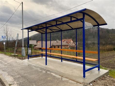 Autobusová zastávka v Miloslavove