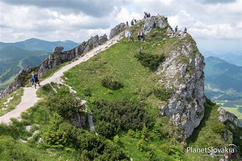 Vrchol Kriváňa s turistami