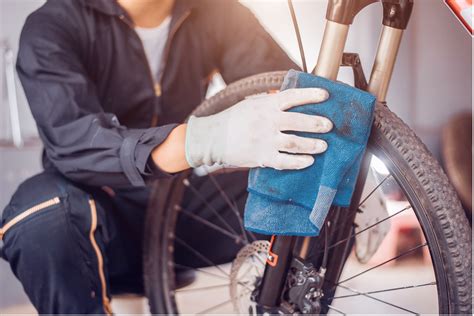 Čistenie starého bicykla od hrdze