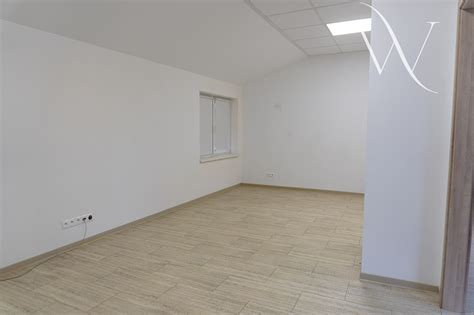 Fotografia modernej priemyselnej haly