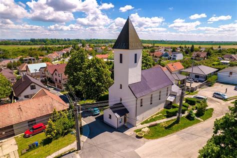 Ilustračná fotografia obce Biely Kostol s výhľadom na okolitú prírodu