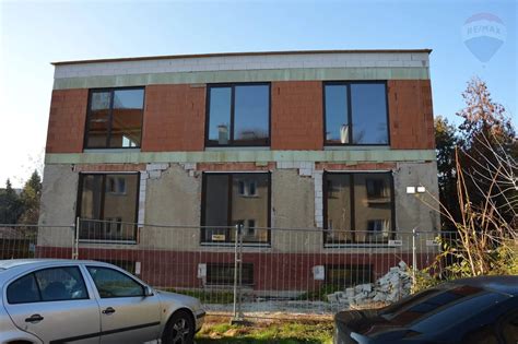 Ilustračná fotografia znázorňujúca rodinný dom alebo bytový dom