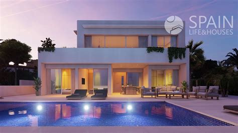 Luxusná vila s bazénom a výhľadom na more v Taliansku