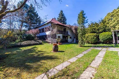 Ilustračná fotografia rodinného domu s veľkou záhradou