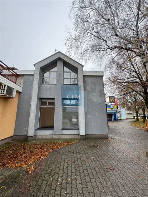 Ilustračná fotografia modernej komerčnej budovy