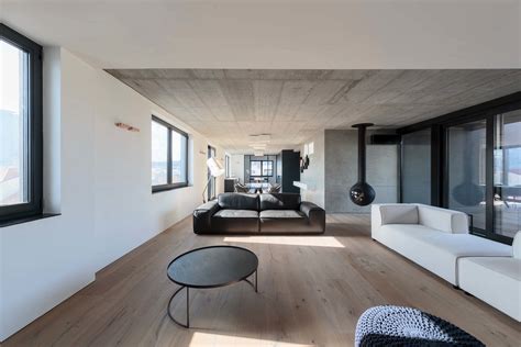 Interiér bytového domu na Štúrovej ulici