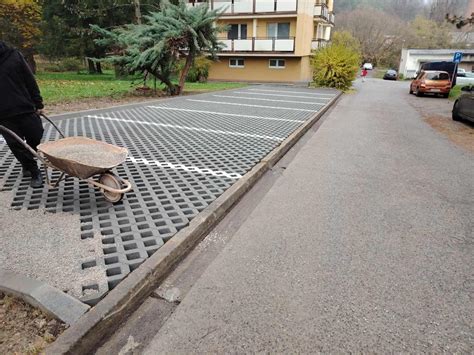 Fotografia parku na Furči alebo zeleň v okolí sídliska