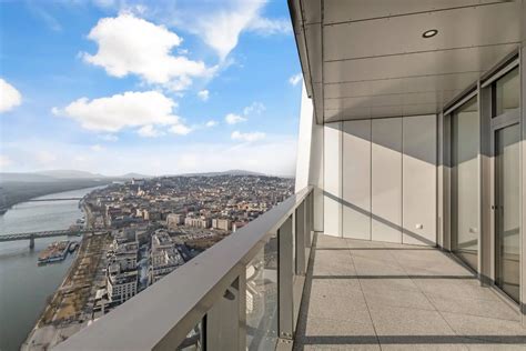 Moderný penthouse s výhľadom na mesto