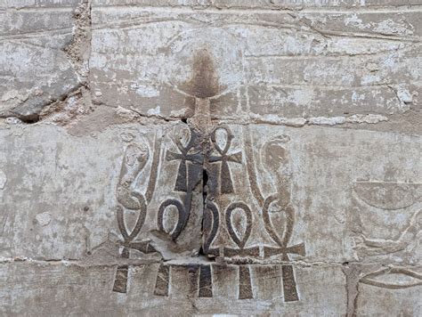 Symbol kolaudácie - kľúč a budova
