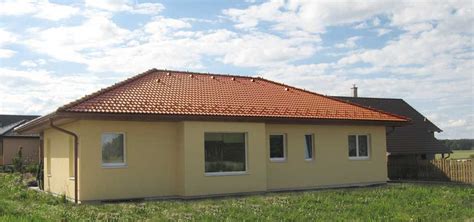 Valbová strecha na modernom dome