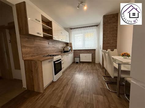 Porovnanie nákladov na prenájom domu a bytu v oblasti