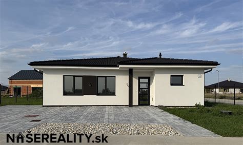 Vizualizácia moderného bungalovu s pozemkom