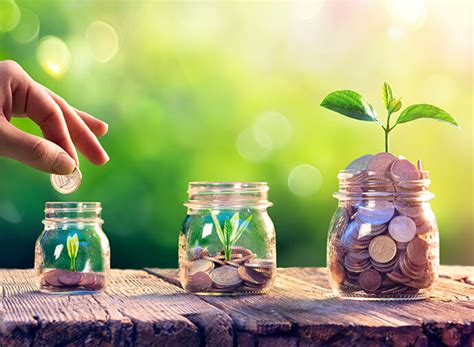 Ilustrácia znázorňujúca finančné plánovanie a proces vybavovania hypotéky