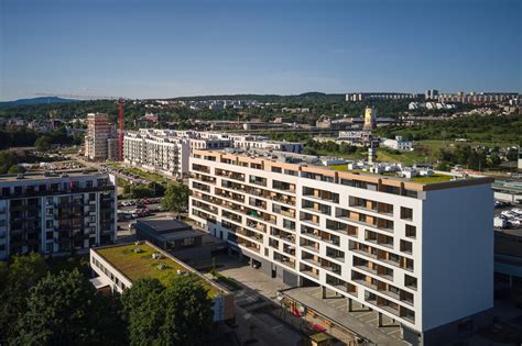 Bratislavské sídlisko s novostavbami