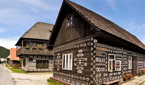 Malomestská ľudová architektúra na Slovensku