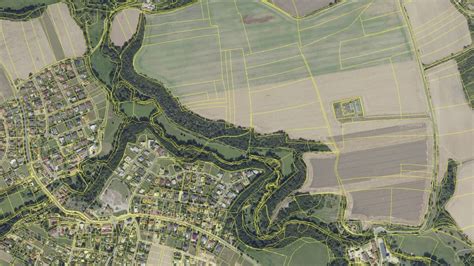 Mapa znázorňujúca rozdelenie väčšieho pozemku na menšie parcely s vyznačením prístupových ciest
