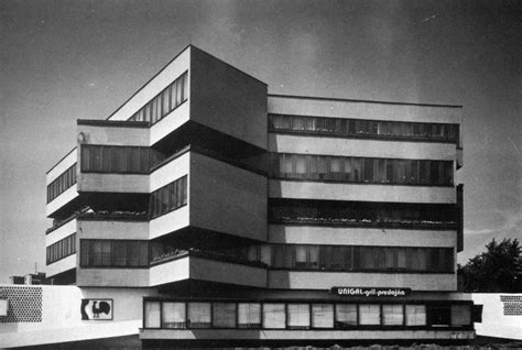 Ilustračná fotografia modernej architektúry v mestskom prostredí