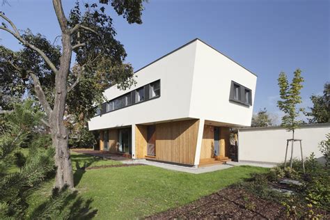 Moderná architektúra bytového domu v Ružomberku
