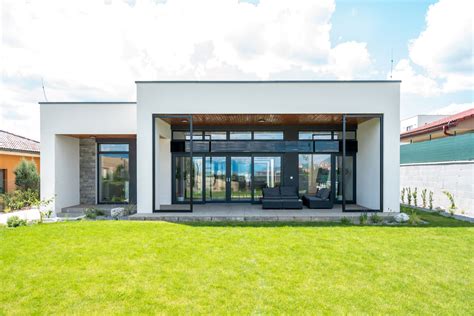 Moderný rodinný dom s átriom