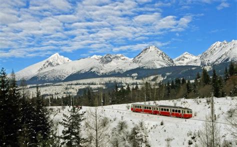 Ozubnicová železnica (Zubačka) smerujúca na Štrbské Pleso