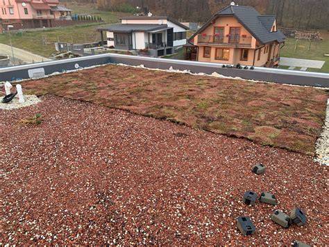 Polvalbová strecha na rodinnom dome
