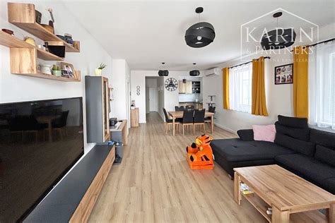 Moderná bratislavská panoráma s novými bytovými komplexami