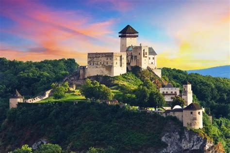 Trenčiansky hrad z vtáčej perspektívy