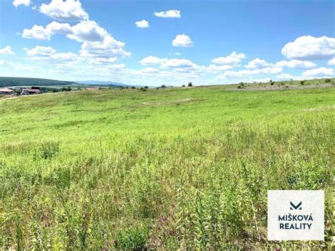 Rozľahlý pozemok s výhľadom na krajinu