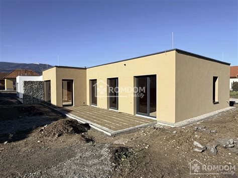 Fotografia obytného domu v Martine - Priekope s upraveným parčíkom