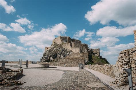 Mestská časť Devín s výhľadom na hrad