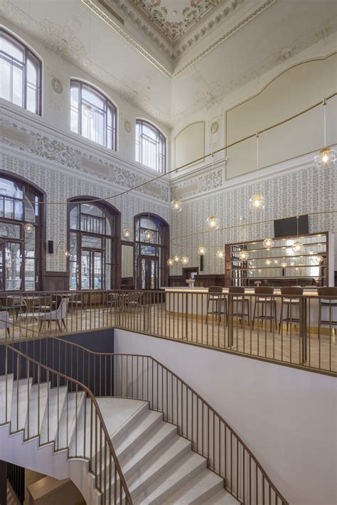 Interiér rekonštruovanej budovy Platón - učebňa