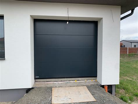 Moderná garážová brána