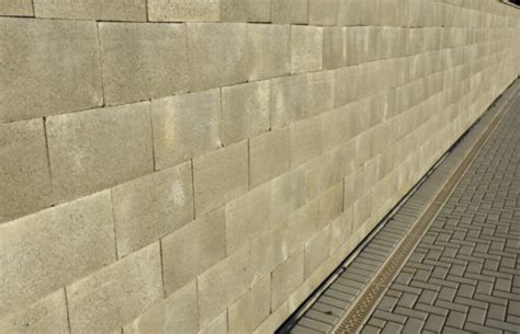 Detail murovania betónových tvárnic