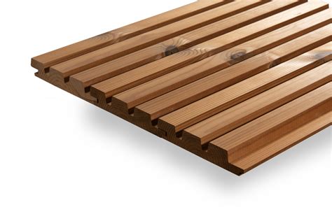 Drevený lamelový obklad v obývačke