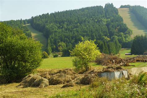 panoráma Rajeckej Lesnej s kostolom