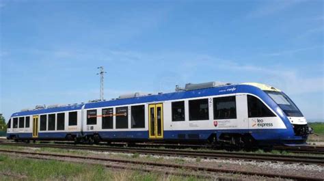 Ilustračná snímka moderného elektrického vlaku