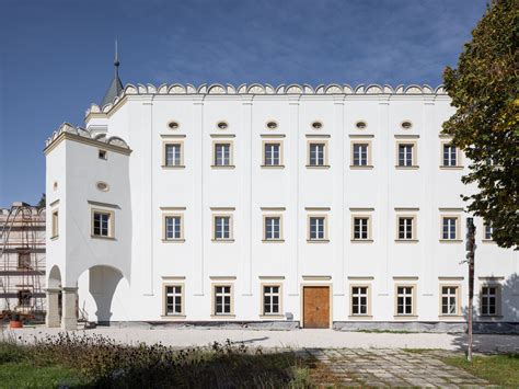 Fasáda historického domu po rekonštrukcii