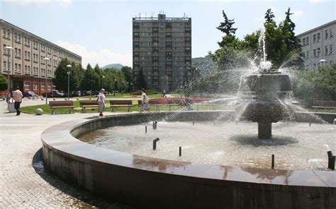 Ilustračná fotografia mesta s novými bytovými domami