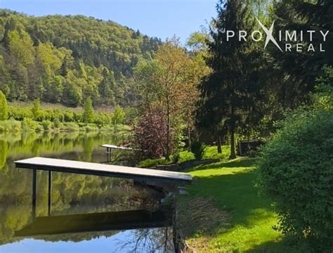 Chata s móllom pri vodnej nádrži Ružín