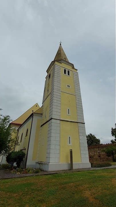 Fotografia rímskokatolíckeho kostola sv. Anny v Radošovciach