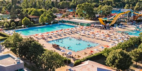 Bazény a atrakcie vo Vadaš Thermal Resort