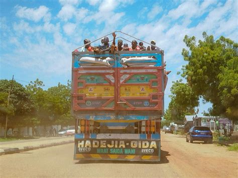 Ilustrácia dieťaťa pokojne spinkajúceho v tmavej a tichej izbe