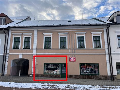 Obchodné priestory na frekventovanom námestí